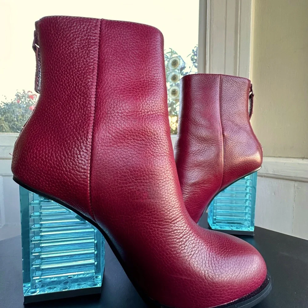 Unique UN Hi Rise Bootie Hi. Bloodstone Color - Picture 2 of 5